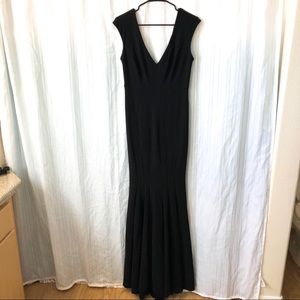 Windsor Long Fitted Black Dress